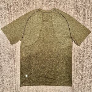 Lululemon Men's Metal Vent Tech Short Sleeve Tee T-Shirt in Green